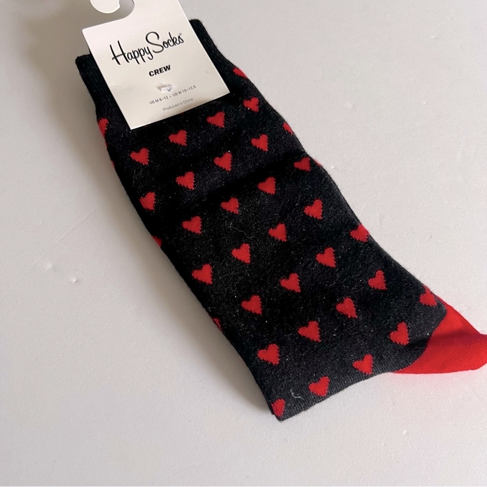 HAPPY SOCKS COTTON BLEND MENS SOCKS BLACK WITH RED HEARTS OS NWT